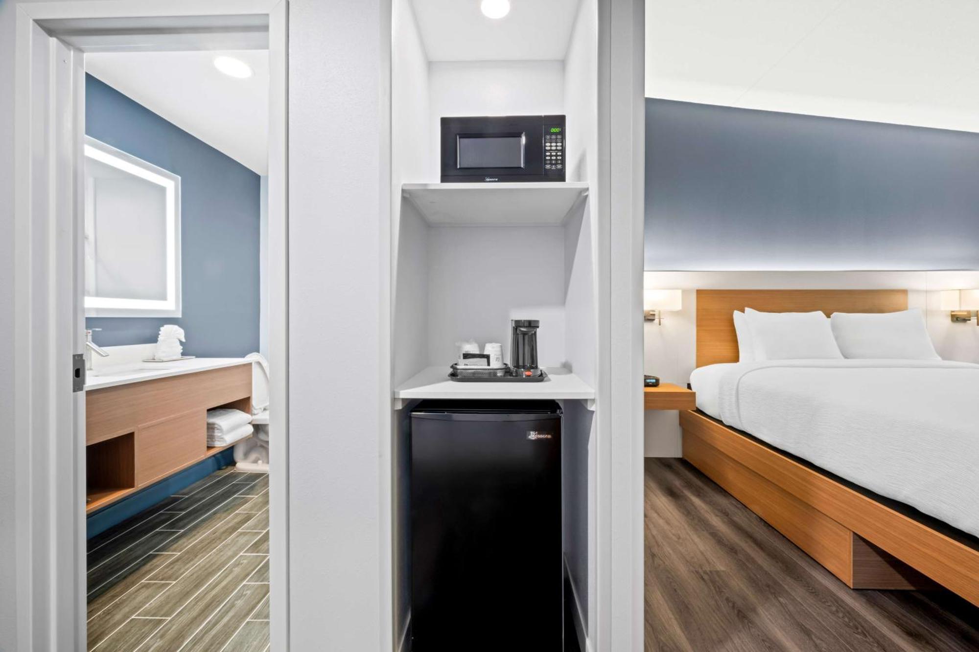 Best Western Niantic - New London, Mystic Area Экстерьер фото